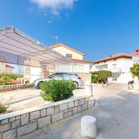 Apartments Ruza A لوبار المظهر الخارجي الصورة