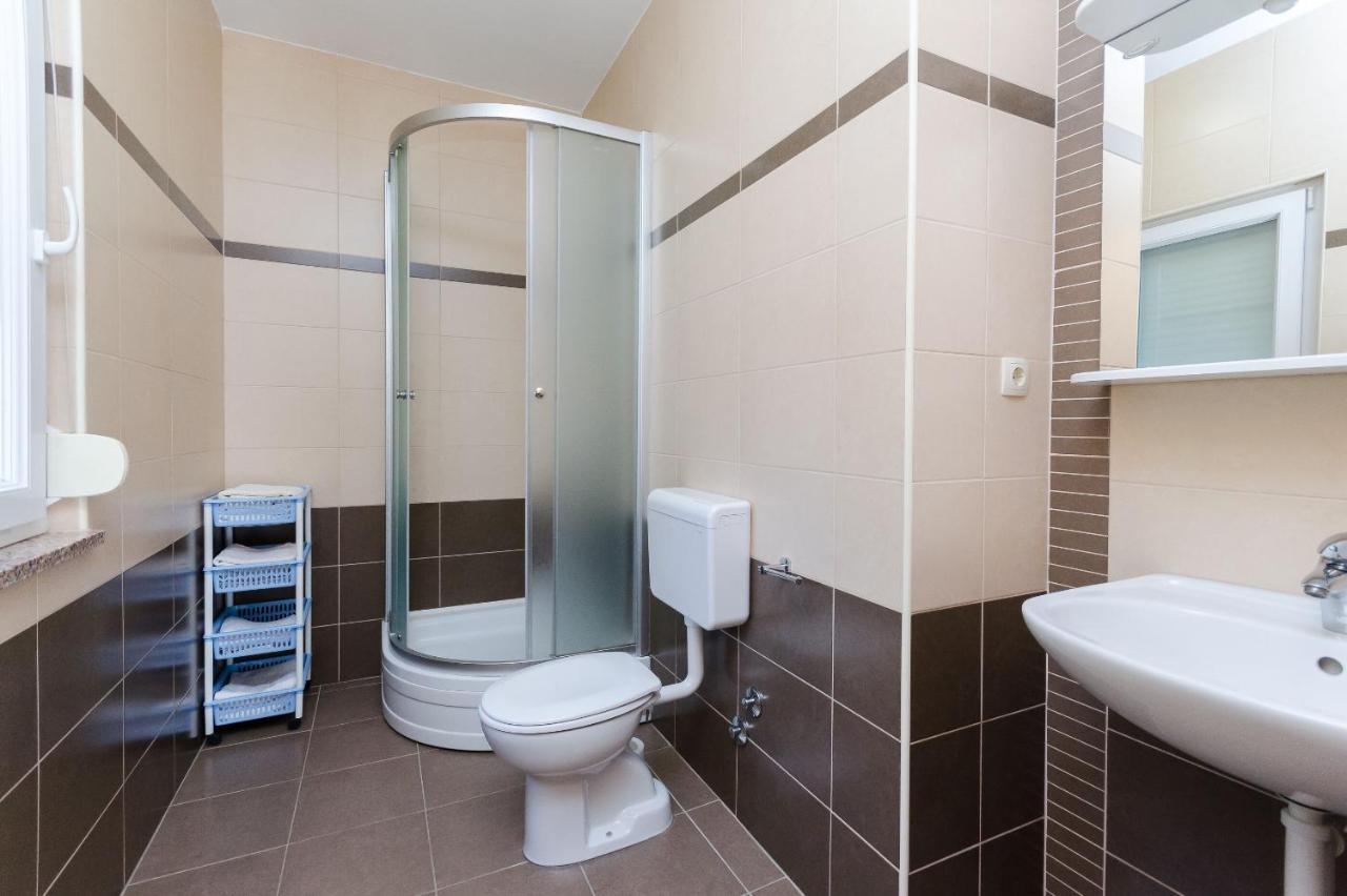 Apartments Ruza A لوبار المظهر الخارجي الصورة