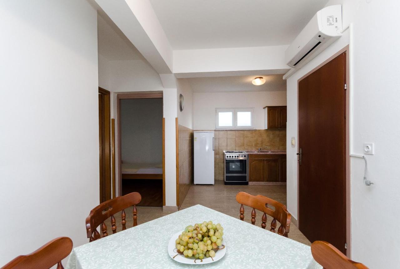 Apartments Ruza A لوبار المظهر الخارجي الصورة
