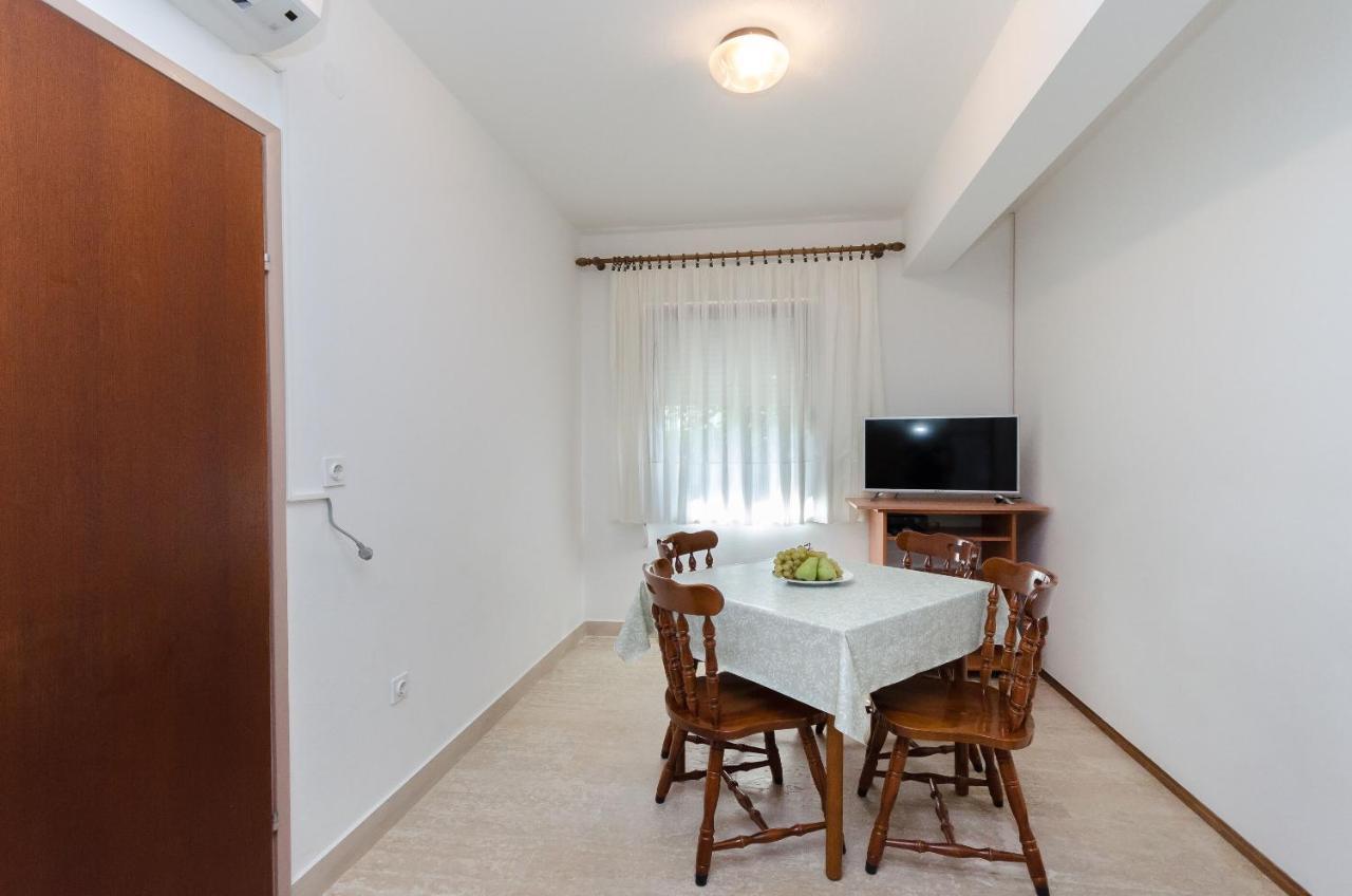 Apartments Ruza A لوبار المظهر الخارجي الصورة