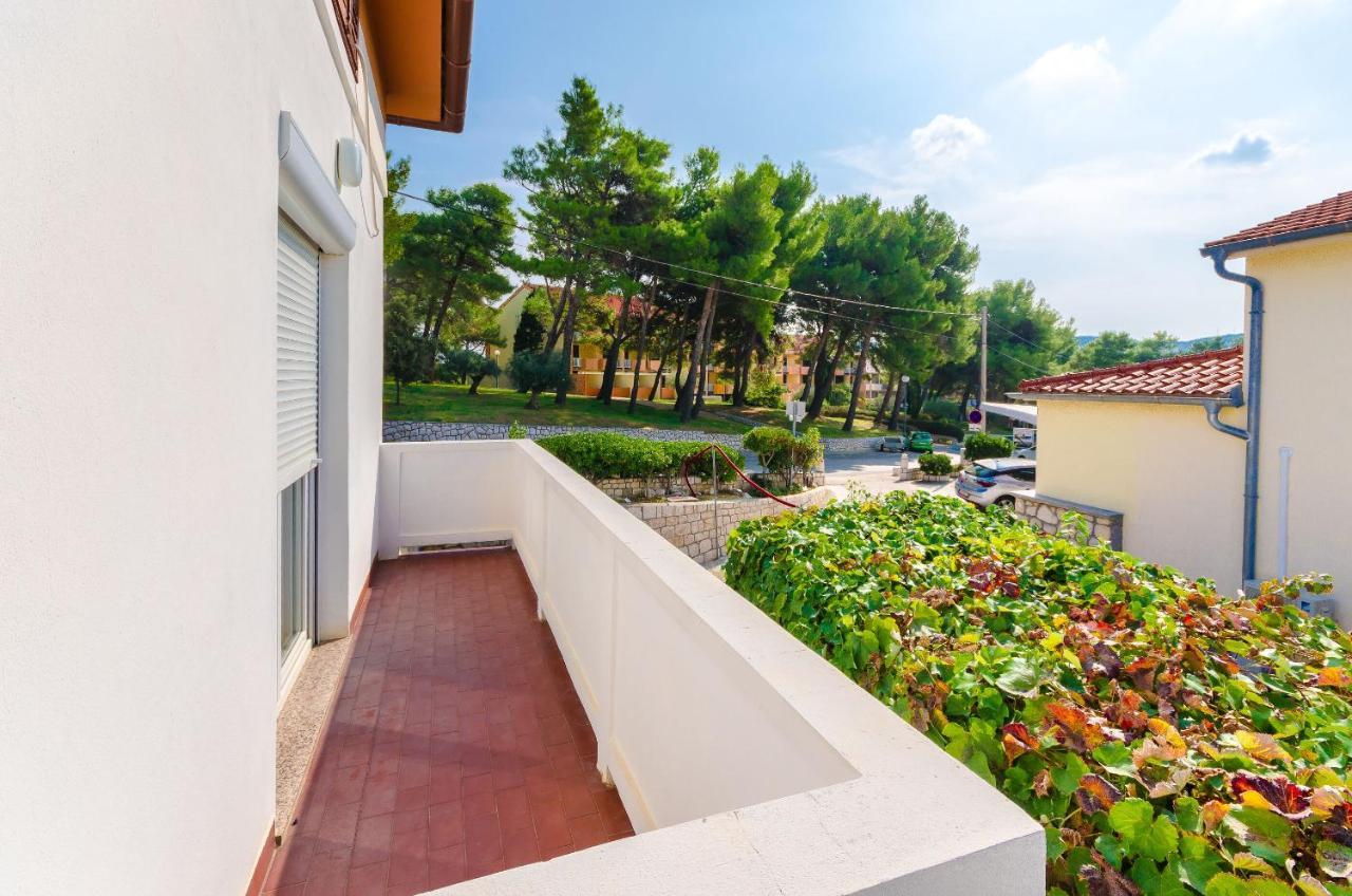 Apartments Ruza A لوبار المظهر الخارجي الصورة