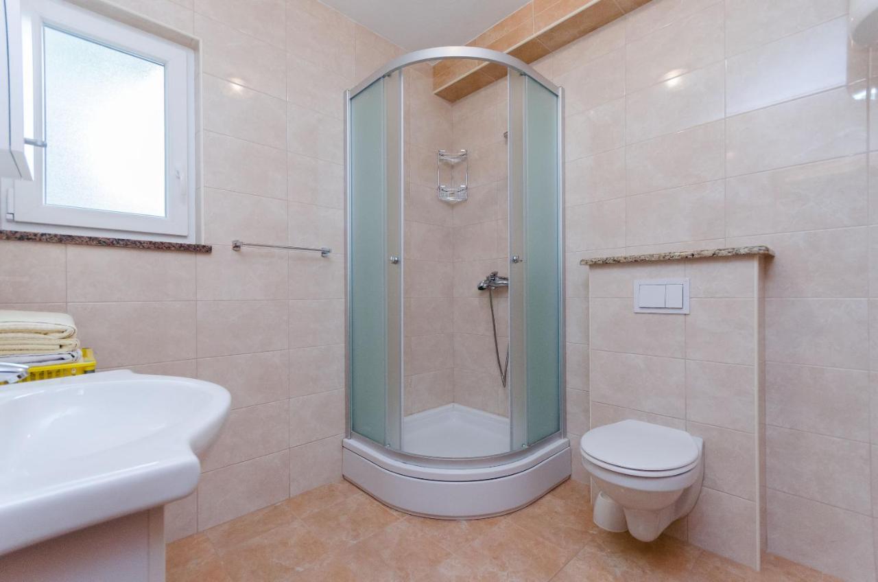 Apartments Ruza A لوبار المظهر الخارجي الصورة